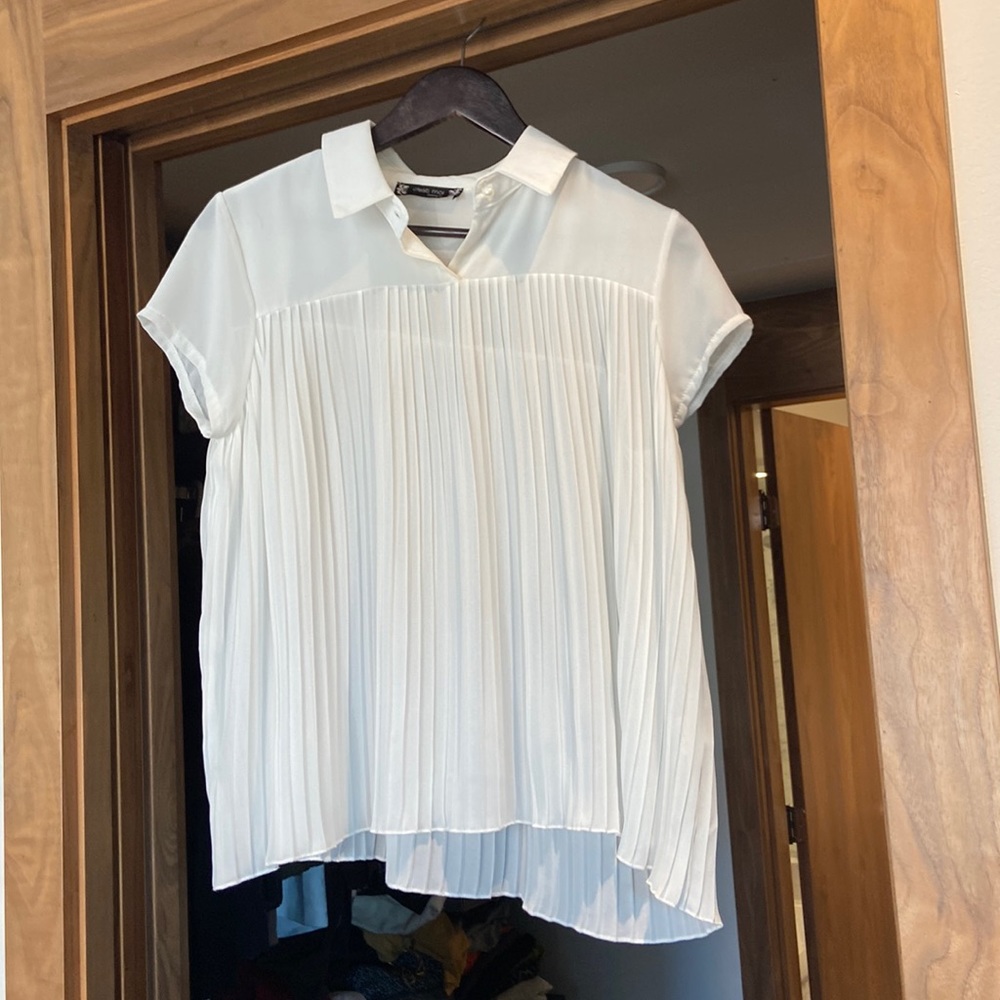 White pleated collared blouse